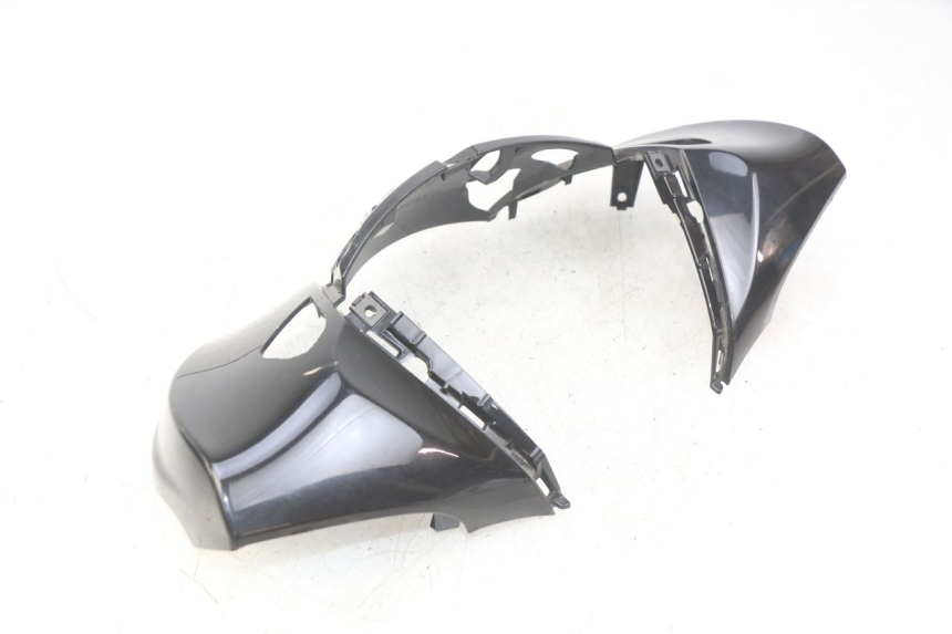 photo de HANDLEBAR COVER FRONT YAMAHA HW XENTER 125 (2011 - 2017) - Technical close-up