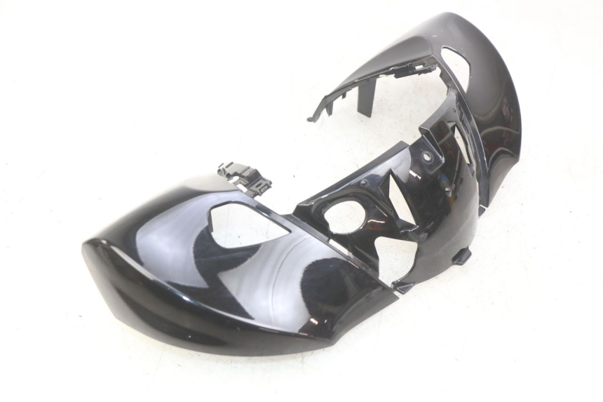 photo de HANDLEBAR COVER FRONT YAMAHA HW XENTER 125 (2011 - 2017) - Fixing points details