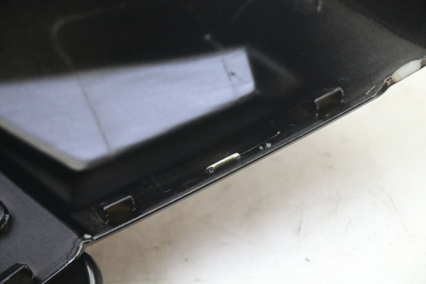 photo de HANDLEBAR COVER FRONT PEUGEOT KISBEE 2T 50 (2010 - 2017) - Surface and material condition