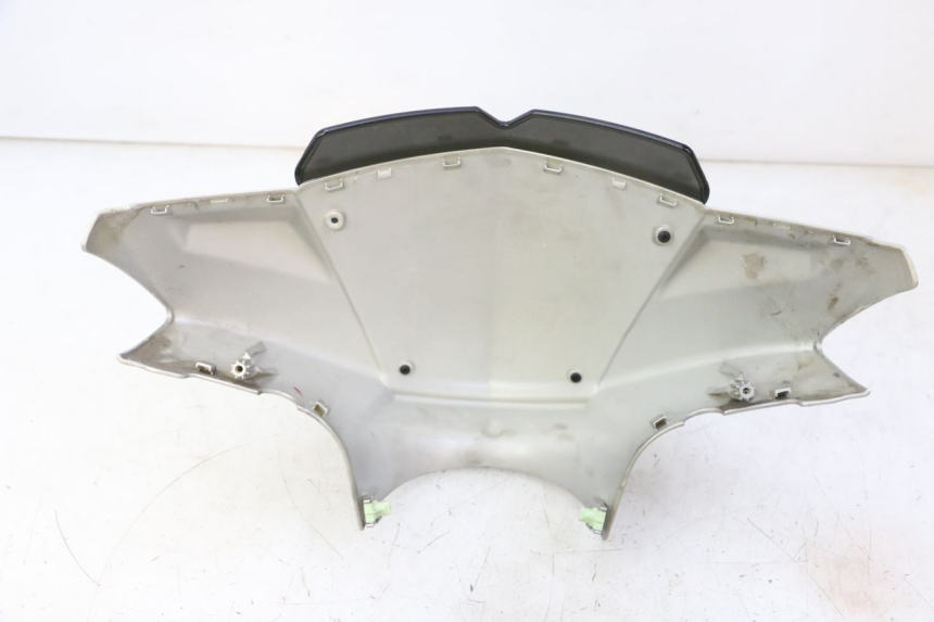 photo de HANDLEBAR COVER FRONT PEUGEOT KISBEE 2T 50 (2010 - 2017) - Component detail