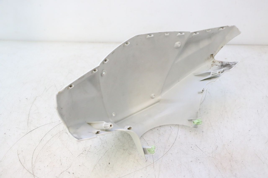 photo de HANDLEBAR COVER FRONT PEUGEOT KISBEE 2T 50 (2010 - 2017) - Component detail