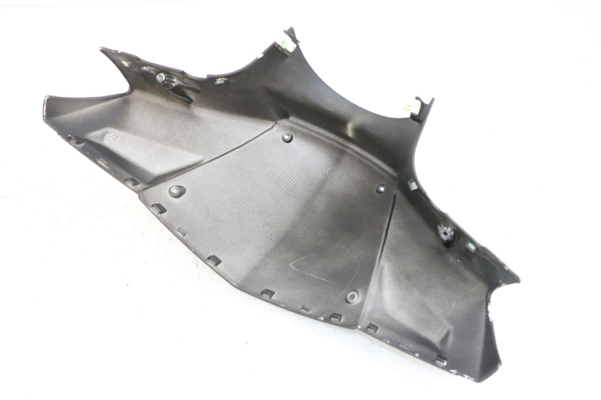 photo de HANDLEBAR COVER FRONT PEUGEOT KISBEE 4T 50 (2018 - 2022) - Component detail