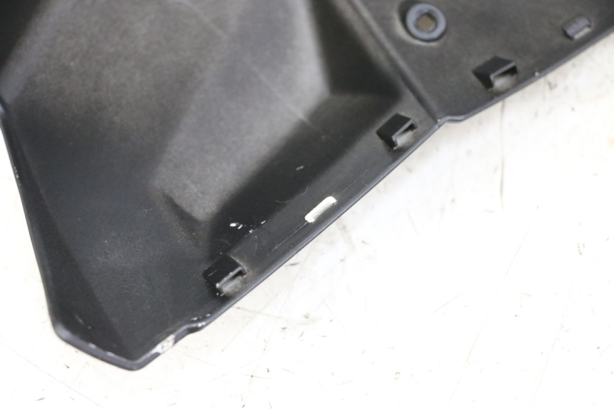 photo de HANDLEBAR COVER FRONT PEUGEOT KISBEE 4T 50 (2018 - 2022) - Component detail