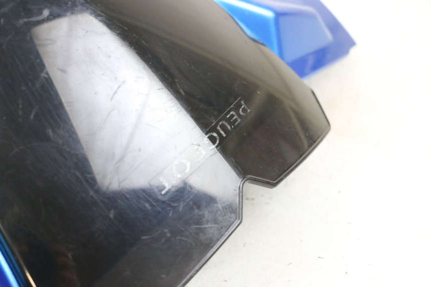 photo de HANDLEBAR COVER FRONT PEUGEOT KISBEE 4T 50 (2010 - 2017) - Fixing points details