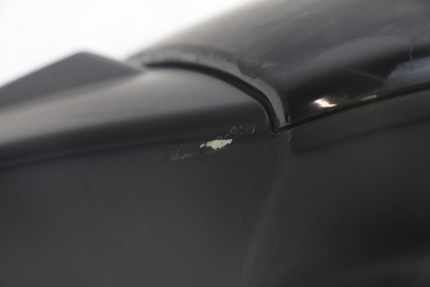 photo de HANDLEBAR COVER FRONT PEUGEOT KISBEE 4T 50 (2018 - 2022) - Zoom on usage condition