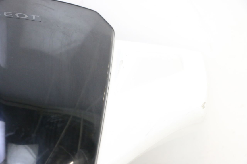 photo de HANDLEBAR COVER FRONT PEUGEOT KISBEE 4T 50 (2018 - 2022) - Component zoom