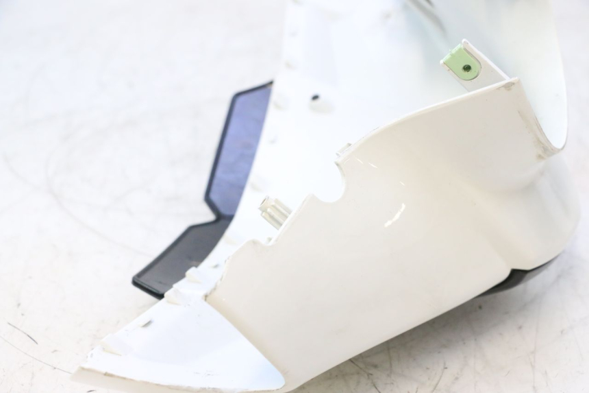 photo de HANDLEBAR COVER FRONT PEUGEOT KISBEE 4T 50 (2018 - 2022) - Zoom on usage condition