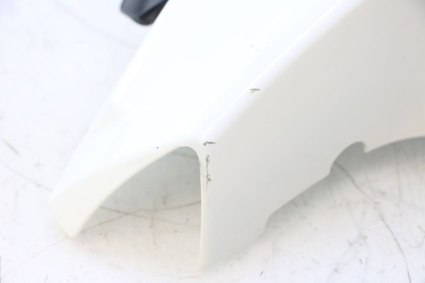 photo de HANDLEBAR COVER FRONT PEUGEOT KISBEE 4T 50 (2018 - 2022) - Fixing points details