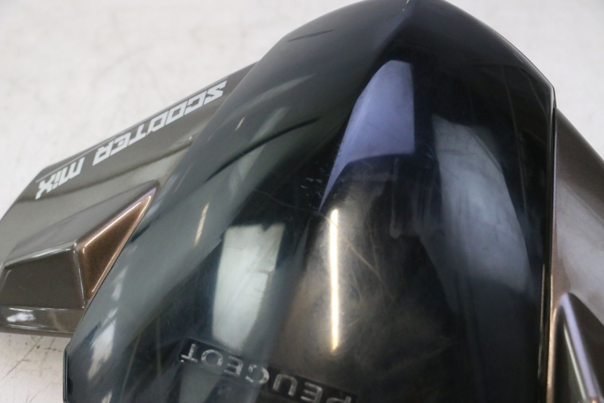 photo de HANDLEBAR COVER FRONT PEUGEOT KISBEE 4T 50 (2010 - 2017) - Component zoom