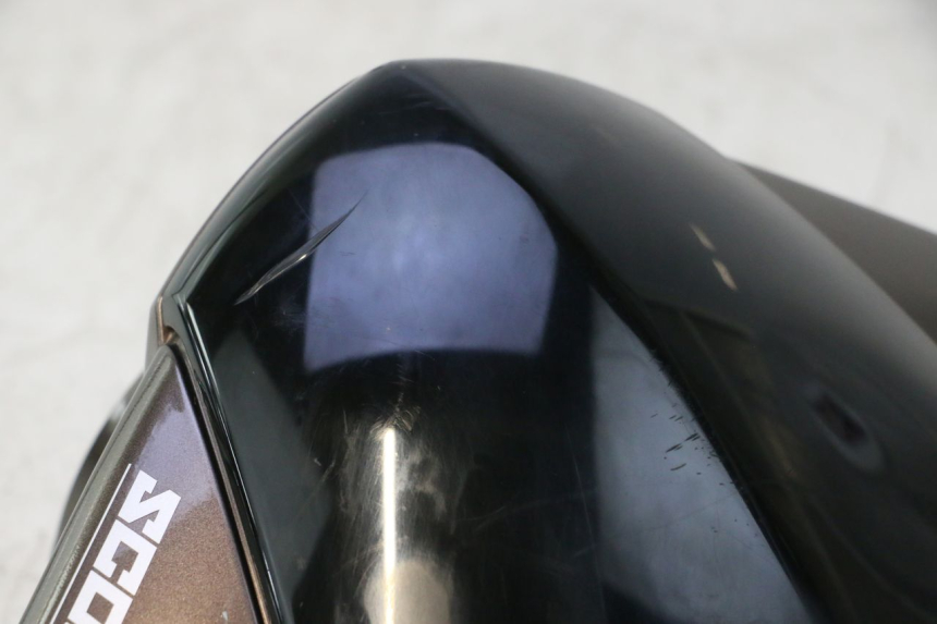 photo de HANDLEBAR COVER FRONT PEUGEOT KISBEE 4T 50 (2010 - 2017) - Supplementary product photo