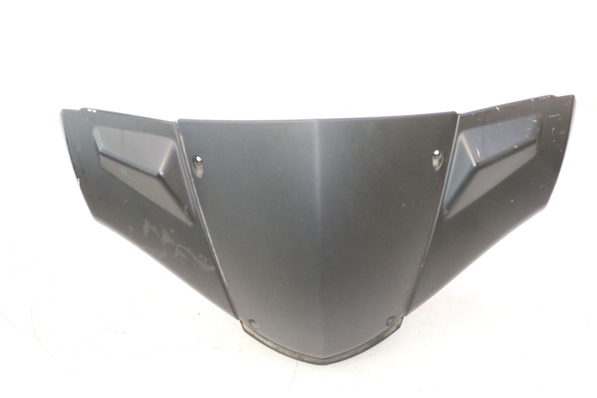 photo de HANDLE BAR FRONT PANEL PEUGEOT KISBEE 4T 50 (2023 - 2026) - Technical close-up