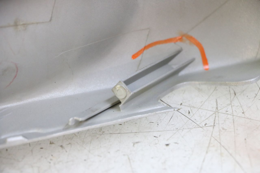 photo de HANDLE BAR FRONT PANEL KYMCO GRAND DINK 125 (2008 - 2014) - Technical close-up