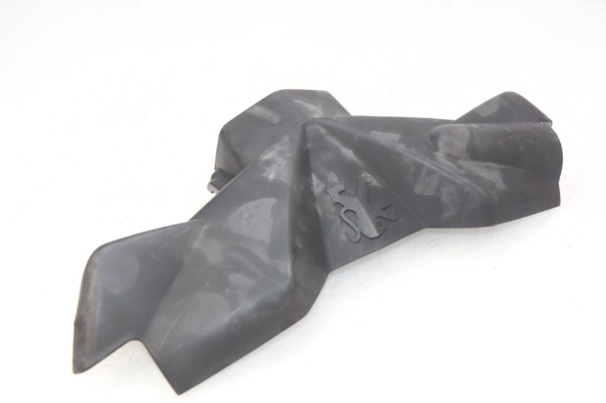 photo de HANDLEBAR COVER FRONT PEUGEOT LUDIX 50 (2008 - 2017) - Alternative perspective