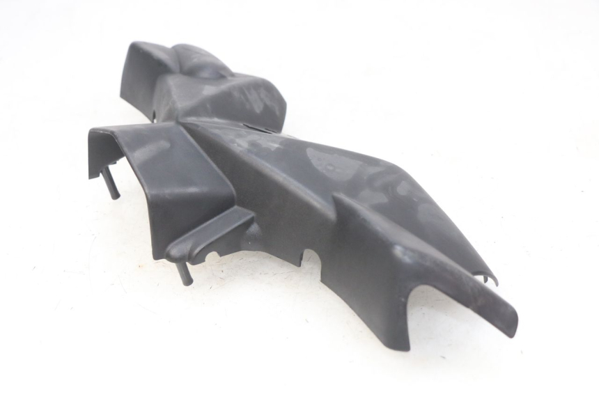 photo de HANDLEBAR COVER FRONT PEUGEOT LUDIX 50 (2008 - 2017) - Technical close-up