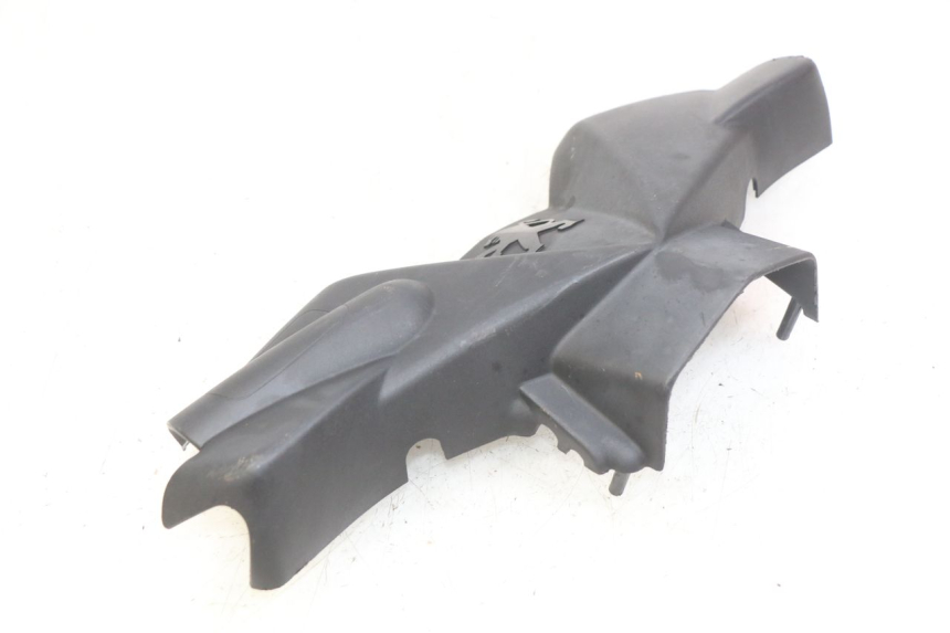 photo de HANDLEBAR COVER FRONT PEUGEOT LUDIX 50 (2005 - 2007) - Zoom on usage condition