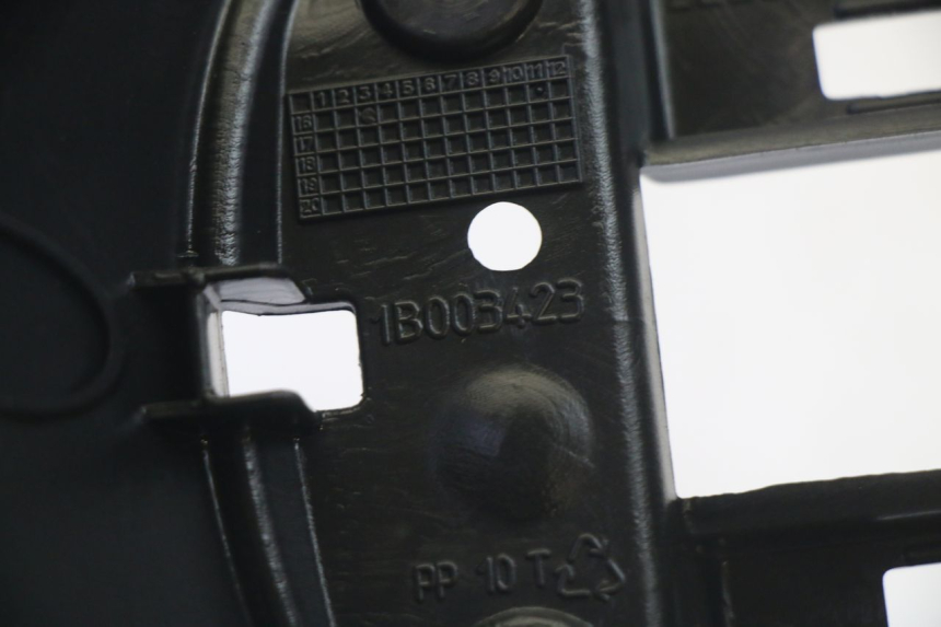 photo de HANDLE BAR FRONT PANEL PIAGGIO MP3 HPE 350 (2018 - 2020) - Technical close-up