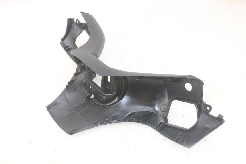 photo de HANDLE BAR FRONT PANEL PIAGGIO MP3 HPE 300 (2019 - 2026) - Fixing points details