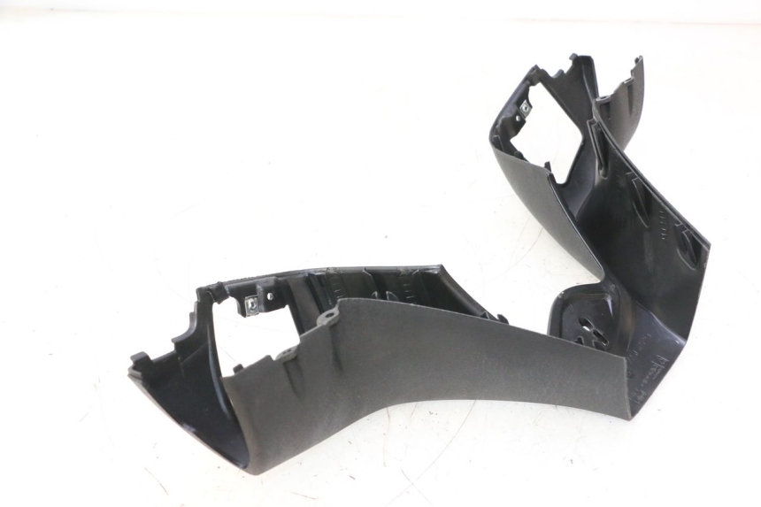 photo de HANDLEBAR COVER FRONT PIAGGIO MP3 LT 300 (2010 - 2016) - Surface and material condition