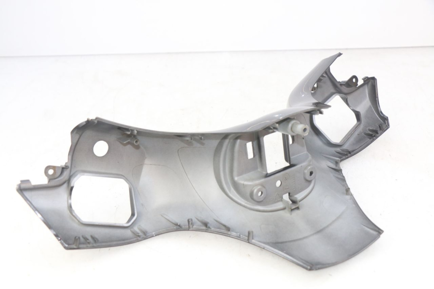 photo de HANDLEBAR COVER FRONT PIAGGIO MP3 500 (2014 - 2017) - Zoom on usage condition