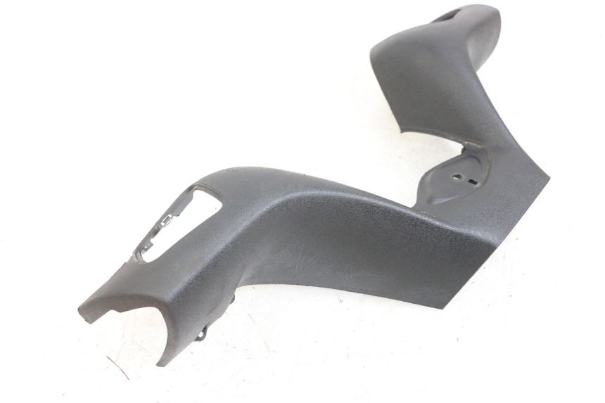 photo de HANDLEBAR COVER FRONT PIAGGIO MP3 500 (2011 - 2015) - Fixing points details