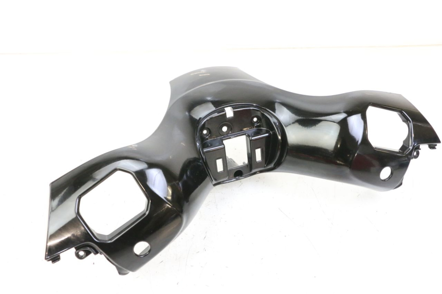photo de HANDLEBAR COVER FRONT PIAGGIO MP3 500 (2014 - 2017) - Component detail