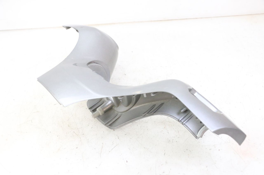 photo de HANDLEBAR COVER FRONT PIAGGIO MP3 500 (2014 - 2017) - Fixing points details