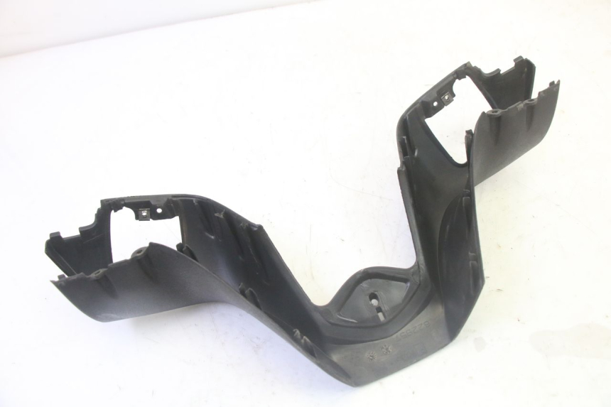 photo de HANDLEBAR COVER FRONT PIAGGIO MP3 500 (2011 - 2015) - Technical close-up