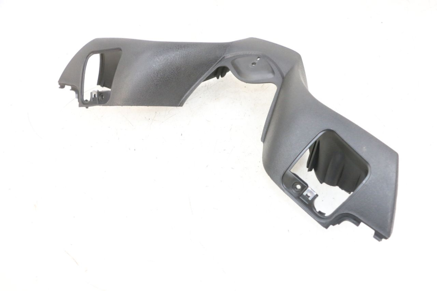 photo de HANDLE BAR FRONT PANEL PIAGGIO MP3 RL 250 (2006 - 2010) - Technical close-up