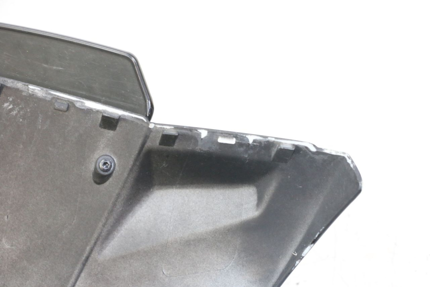 photo de HANDLEBAR COVER FRONT PEUGEOT KISBEE 4T 50 (2018 - 2022) - Zoom on usage condition