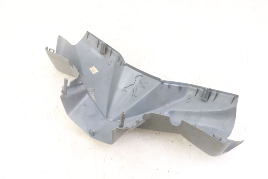 photo de HANDLE BAR FRONT PANEL PEUGEOT LUDIX ONE 50 (2005 - 2008) - Technical close-up