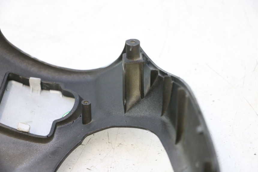 photo de HANDLEBAR COVER FRONT KEEWAY RY6 2T 50 (2011 - 2019) - Component detail