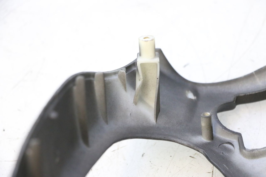photo de HANDLEBAR COVER FRONT KEEWAY RY6 2T 50 (2011 - 2019) - Zoom on usage condition