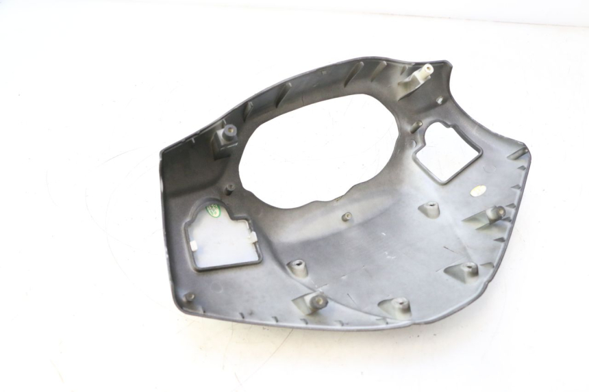 photo de HANDLEBAR COVER FRONT KEEWAY RY6 2T 50 (2011 - 2019) - Technical close-up