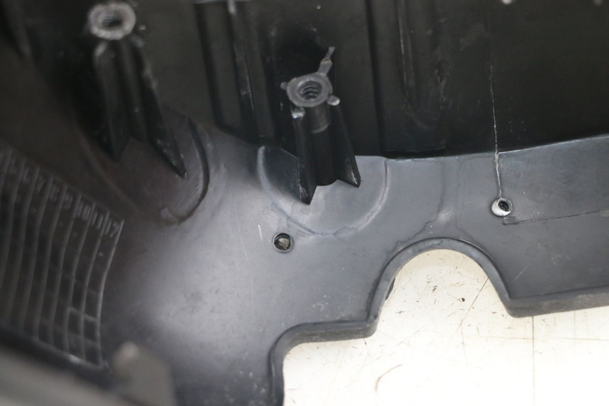 photo de HANDLE BAR FRONT PANEL DAELIM S3 125 (2010 - 2017) - Component detail