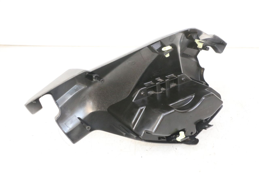 photo de HANDLE BAR FRONT PANEL PEUGEOT SATELIS 125 (2013 - 2018) - Zoom on usage condition