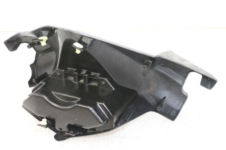 photo de HANDLE BAR FRONT PANEL PEUGEOT SATELIS 125 (2013 - 2018) - Alternative perspective