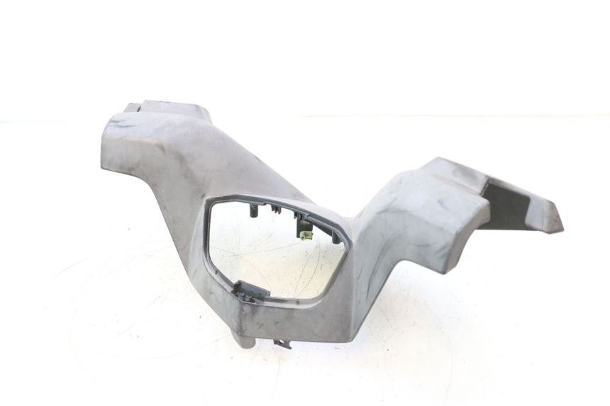 photo de HANDLE BAR FRONT PANEL PEUGEOT SATELIS 125 (2006 - 2009) - Fixing points details