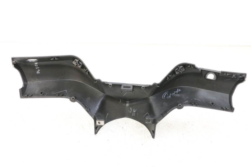 photo de HANDLEBAR COVER FRONT APRILIA SXR 50 (2021 - 2023) - Fixing points details