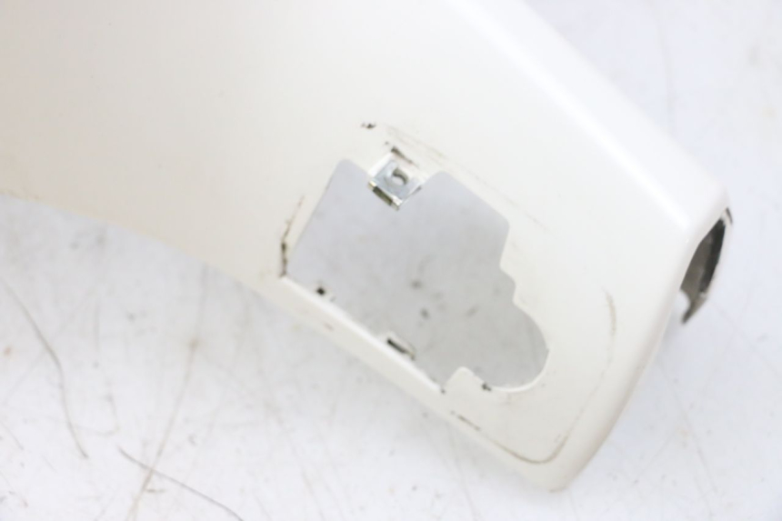 photo de HANDLE BAR FRONT PANEL PIAGGIO VESPA GTS SUPER IE 125 (2009 - 2016) - High-resolution close-up