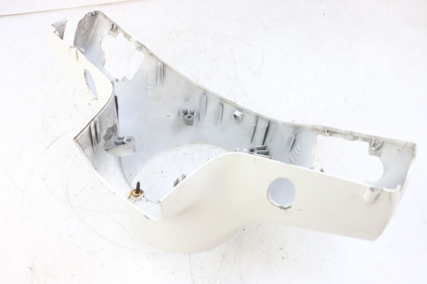photo de HANDLE BAR FRONT PANEL PIAGGIO VESPA GTS SUPER IE 125 (2009 - 2016) - Technical close-up