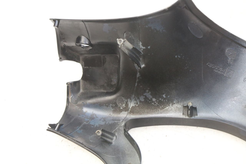 photo de HANDLEBAR COVER FRONT PIAGGIO VESPA PRIMAVERA 2T 50 (2013 - 2018) - Alternative perspective