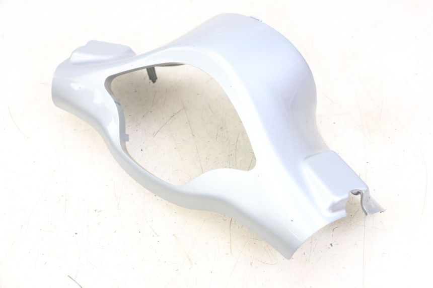 photo de HANDLEBAR COVER FRONT PIAGGIO VESPA PRIMAVERA 4T 50 (2021 - 2024) - Technical close-up