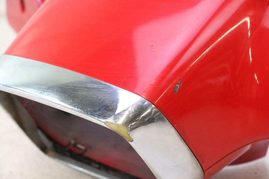 photo de HANDLEBAR COVER FRONT PIAGGIO VESPA S 2T 50 (2007 - 2014) - Component zoom