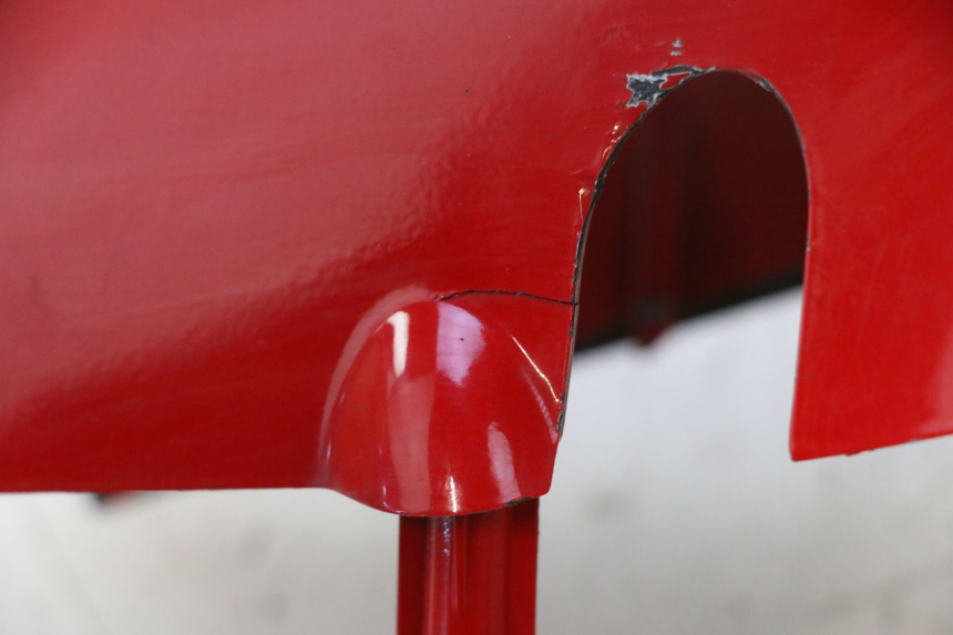 photo de HANDLEBAR COVER FRONT PIAGGIO VESPA S 2T 50 (2007 - 2014) - Focus on structure