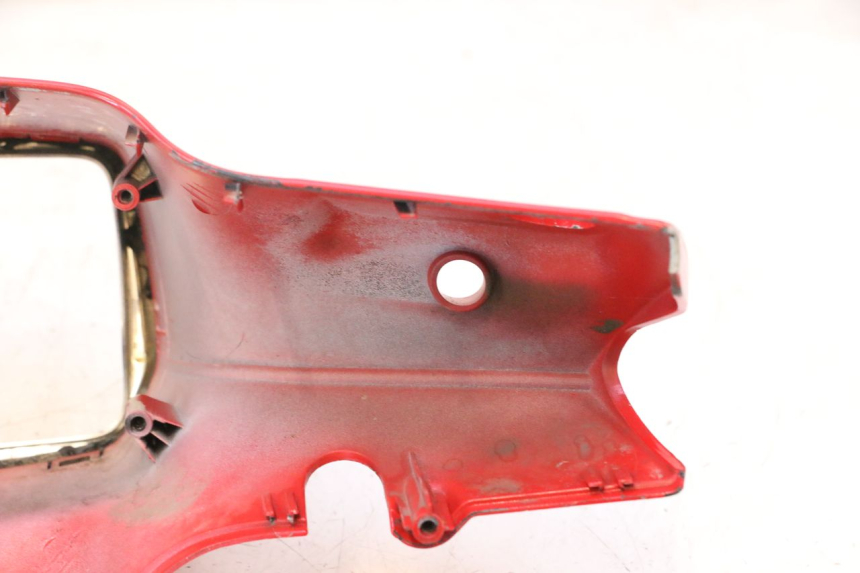 photo de HANDLEBAR COVER FRONT PIAGGIO VESPA S 2T 50 (2007 - 2014) - Zoom on usage condition