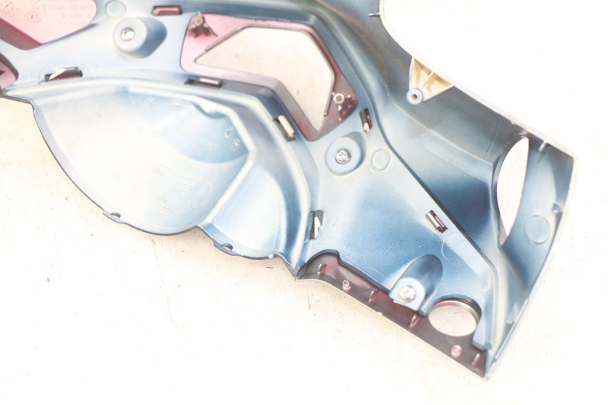 photo de HANDLEBAR COVER FRONT HONDA VISION NSC R 50 (2013 - 2015) - Zoom on usage condition