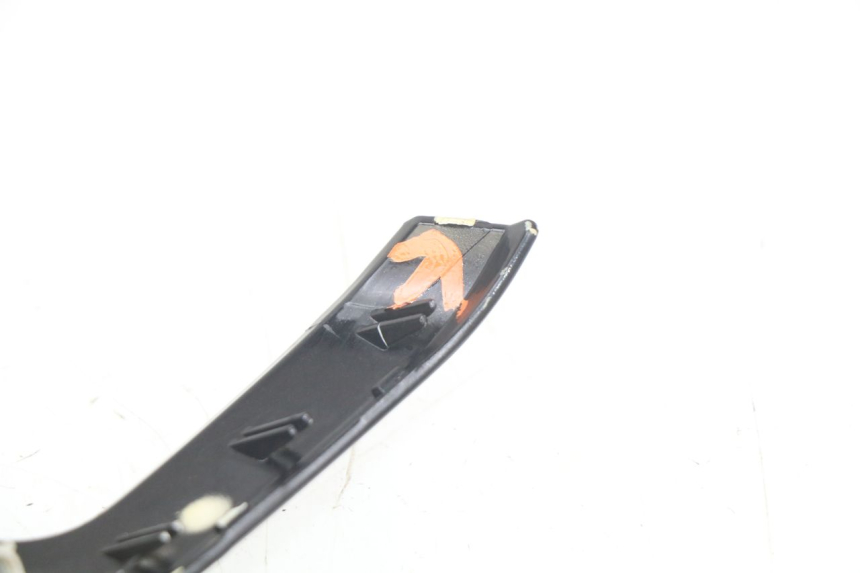 photo de HANDLEBAR COVER FRONT YAMAHA X-MAX XMAX 250 (2006 - 2009) - Alternative perspective