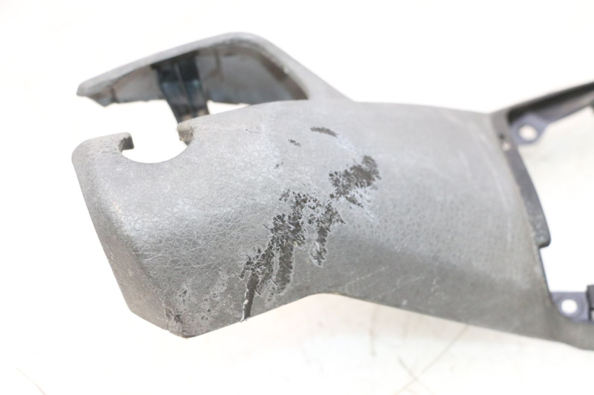photo de HANDLEBAR COVER FRONT YAMAHA X-MAX XMAX 125 (2010 - 2013) - Zoom on usage condition