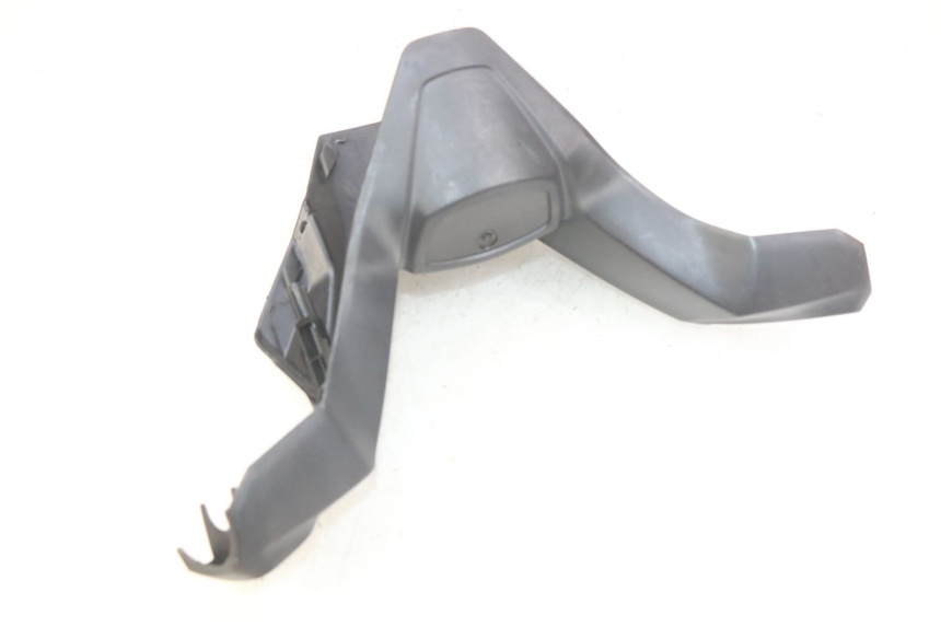 photo de HANDLEBAR COVER FRONT KYMCO X-TOWN XTOWN 125 (2016 - 2021) - Zoom on usage condition