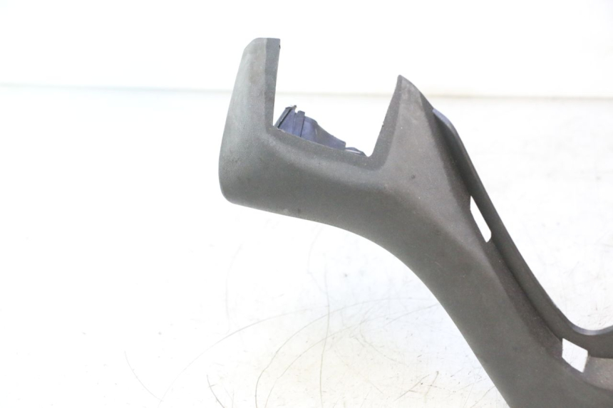 photo de HANDLE BAR FRONT PANEL PIAGGIO X8 STREET 125 (2006 - 2007) - Zoom on usage condition